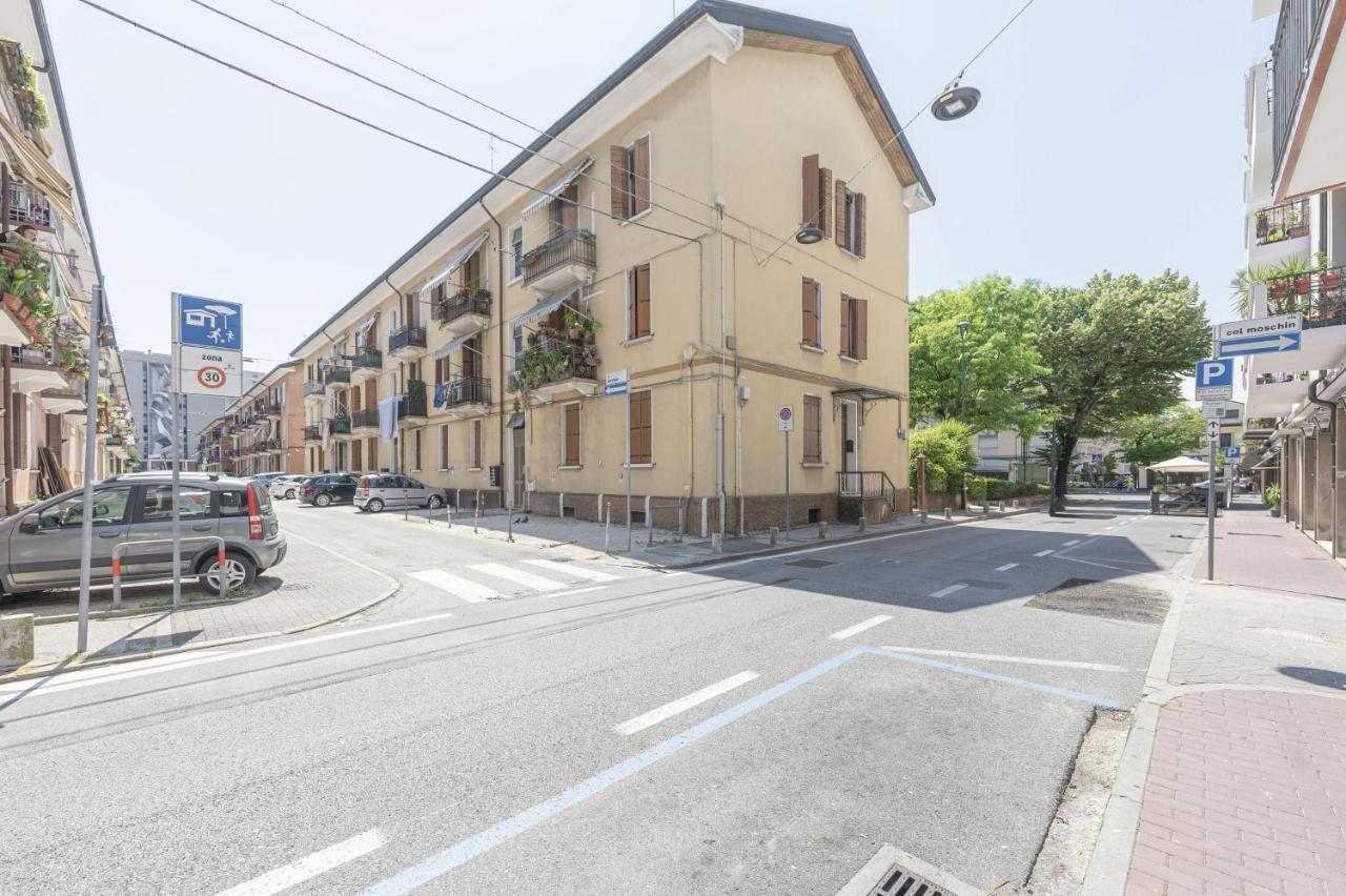 Arte E Cinema - 10 Min Da Venezia Apartment Mestre Exterior foto